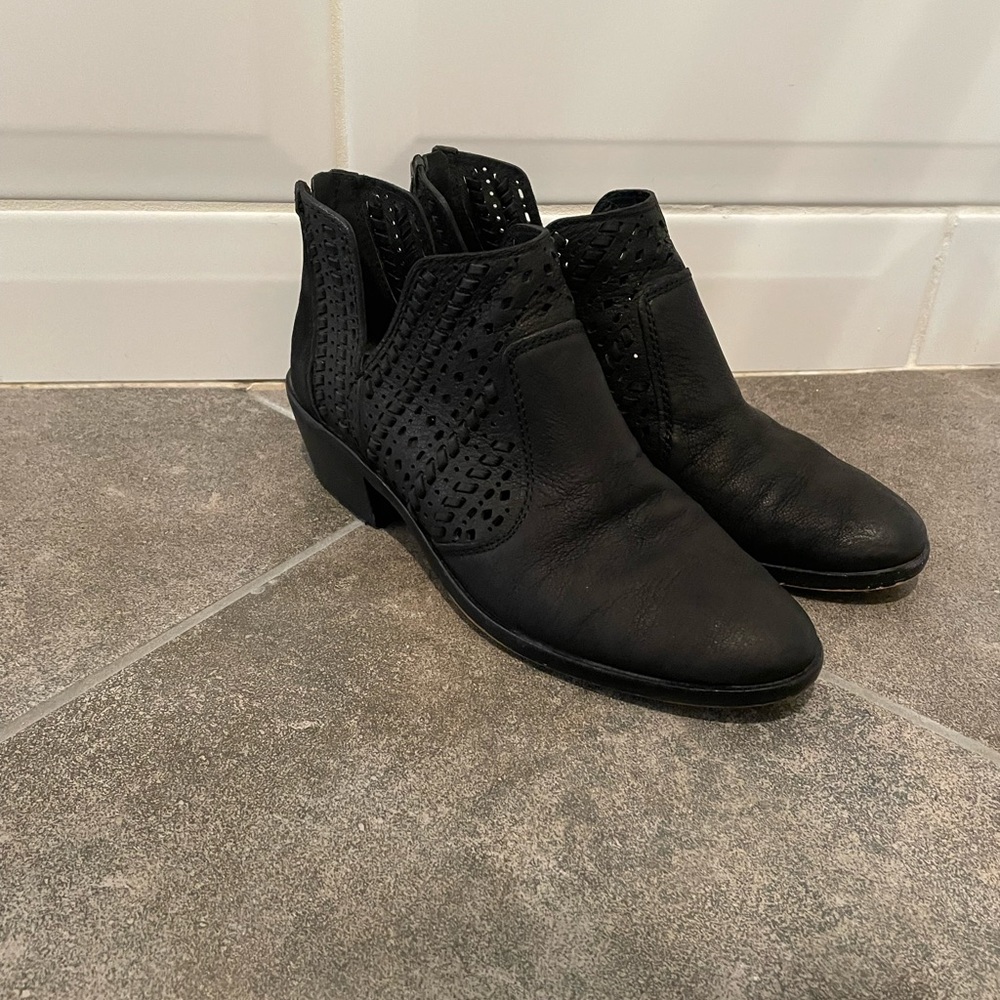 Vince Camuto Leather booties